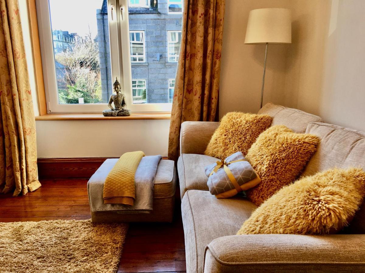 Cosy 2 Bedroom Central Apartment - Free Parking, Free Wifi Aberdeen Kültér fotó