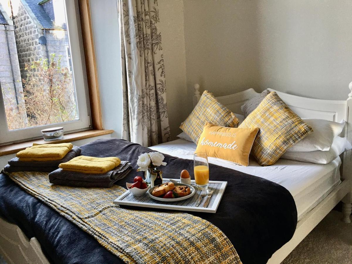 Cosy 2 Bedroom Central Apartment - Free Parking, Free Wifi Aberdeen Kültér fotó