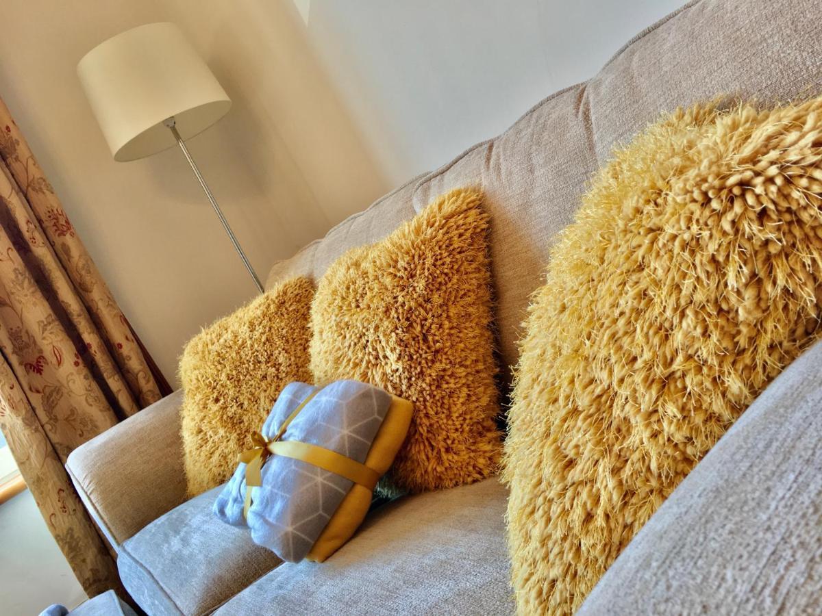 Cosy 2 Bedroom Central Apartment - Free Parking, Free Wifi Aberdeen Kültér fotó