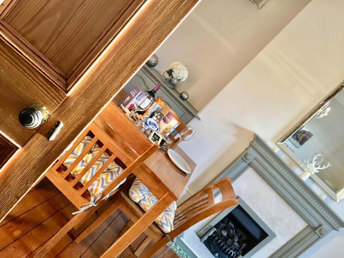 Cosy 2 Bedroom Central Apartment - Free Parking, Free Wifi Aberdeen Kültér fotó