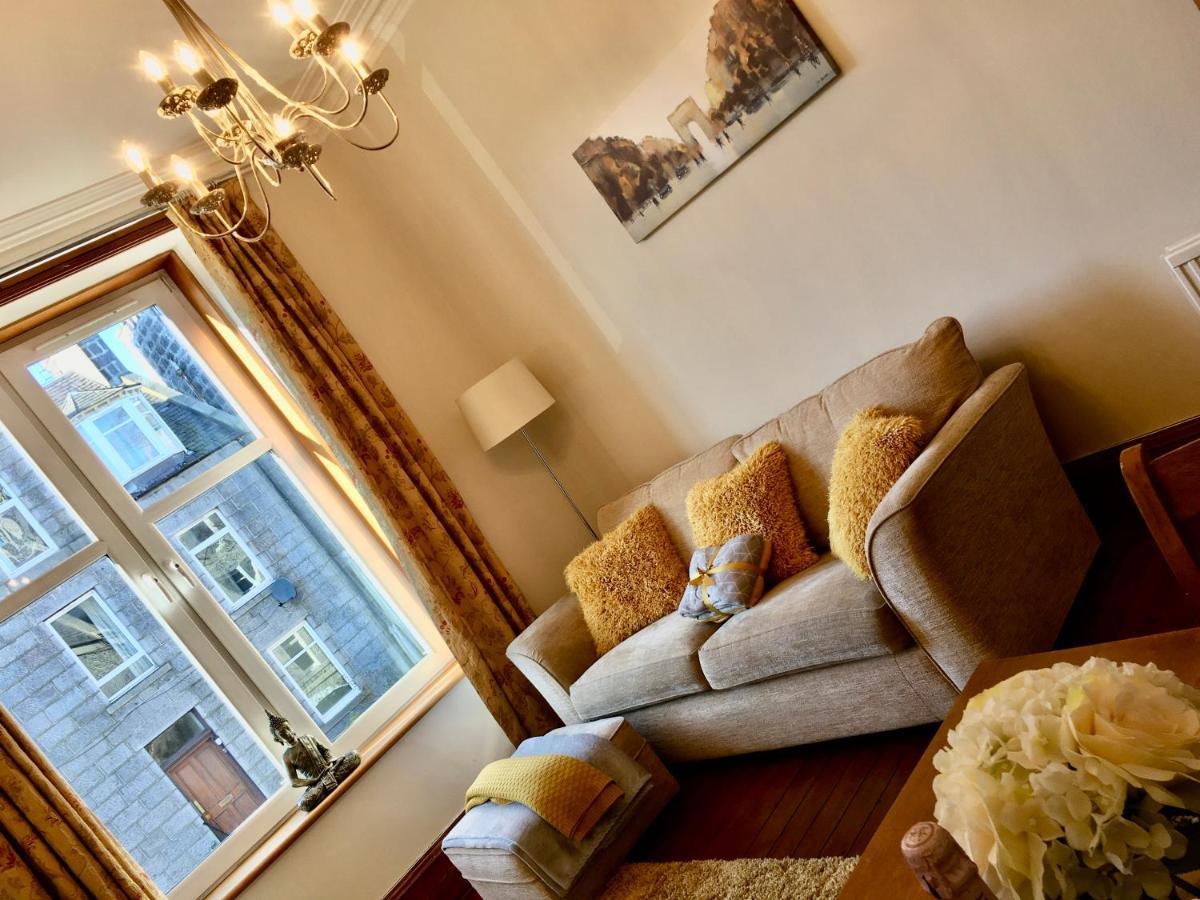 Cosy 2 Bedroom Central Apartment - Free Parking, Free Wifi Aberdeen Kültér fotó