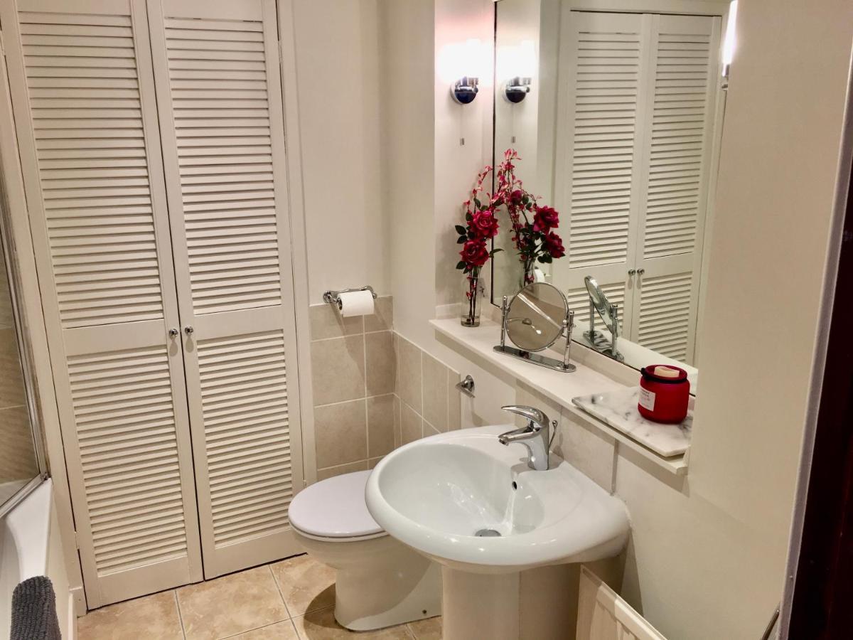 Cosy 2 Bedroom Central Apartment - Free Parking, Free Wifi Aberdeen Kültér fotó